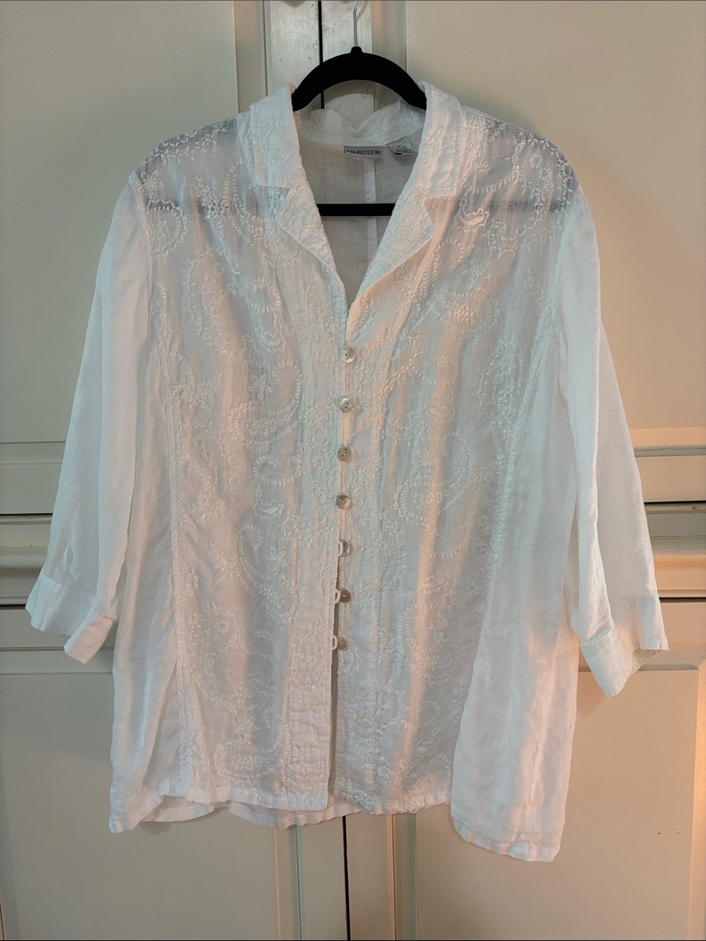 Chico's White Embroidered Linen Button-Up Blouse Size 3
